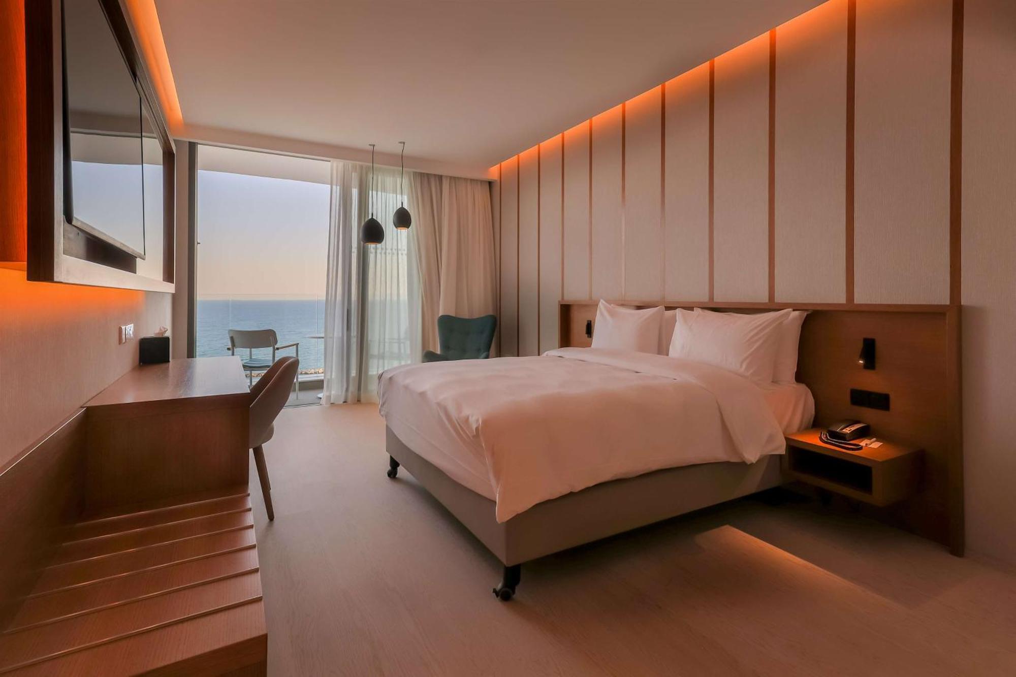 Radisson Beach Resort Larnaca Dış mekan fotoğraf