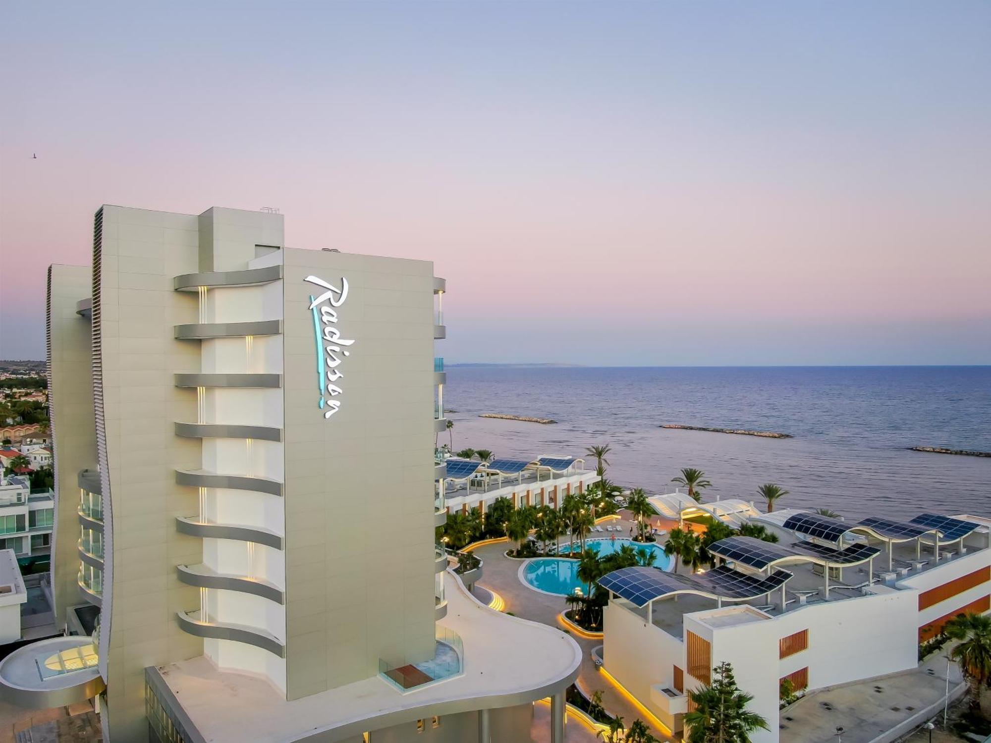 Radisson Beach Resort Larnaca Dış mekan fotoğraf