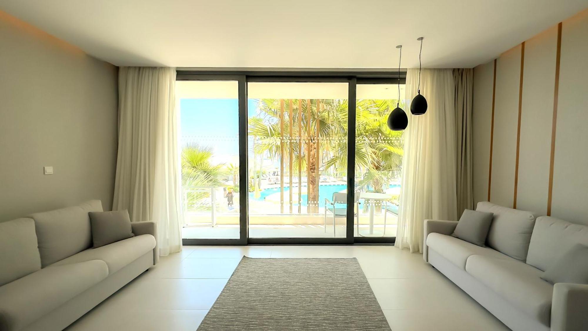 Radisson Beach Resort Larnaca Dış mekan fotoğraf